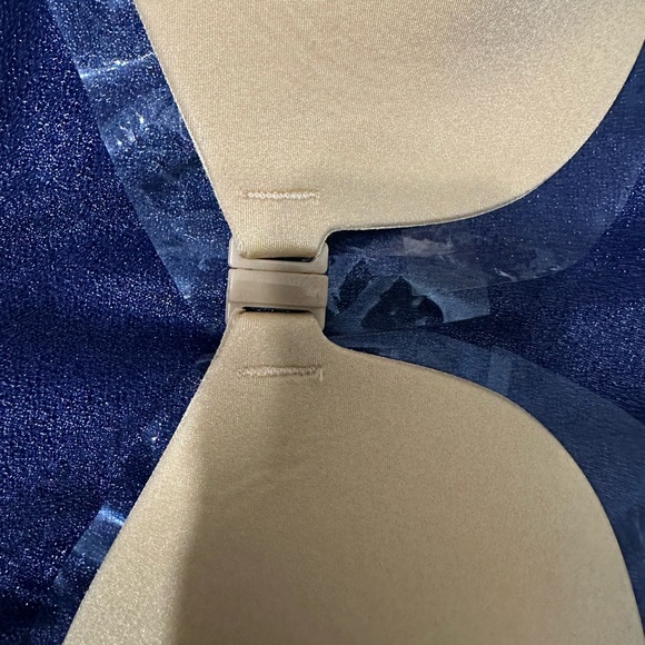 Adhesive Push Up Bra - Picture 3 of 5